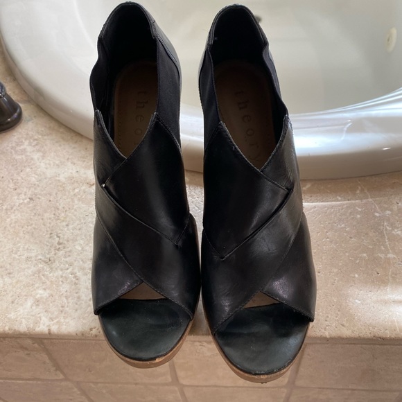 Theory Wooden Platform Sandals - Picture 2 of 6